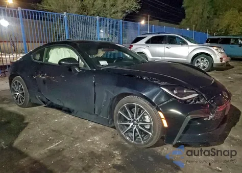 2022 Toyota Gr 86 z USA, uszkodzony, nr VIN JF1ZNBB15N9758404